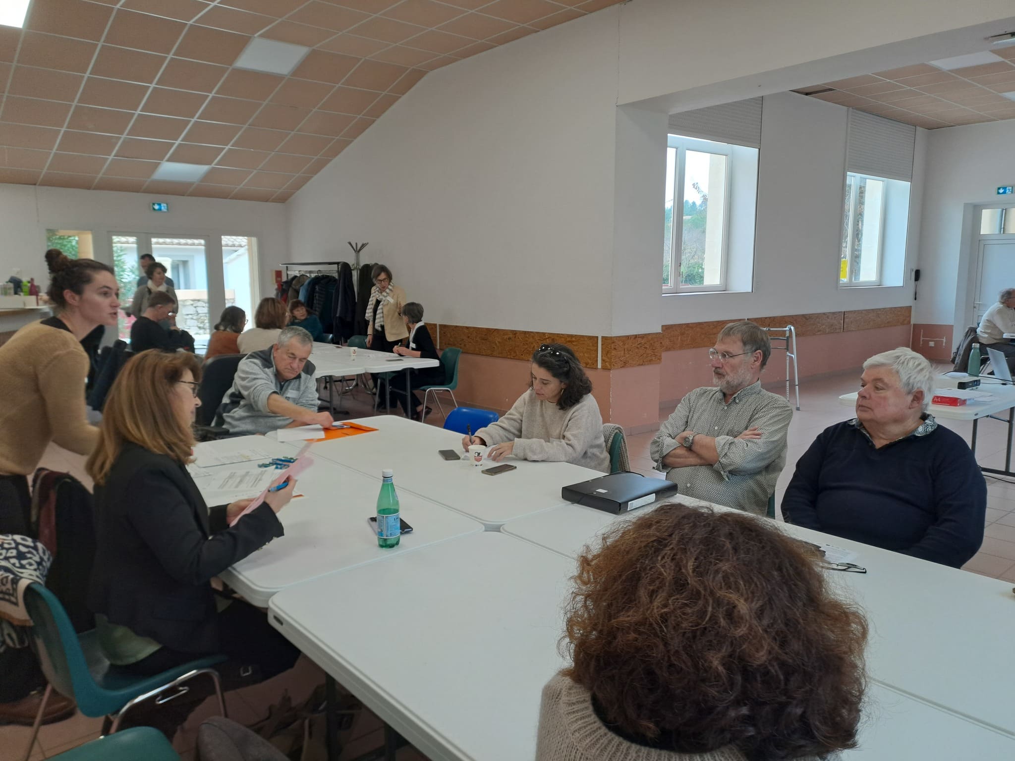 photos des ateliers sur le lien social et les bâtiments proposés dans le cadre de la démarche TACCT