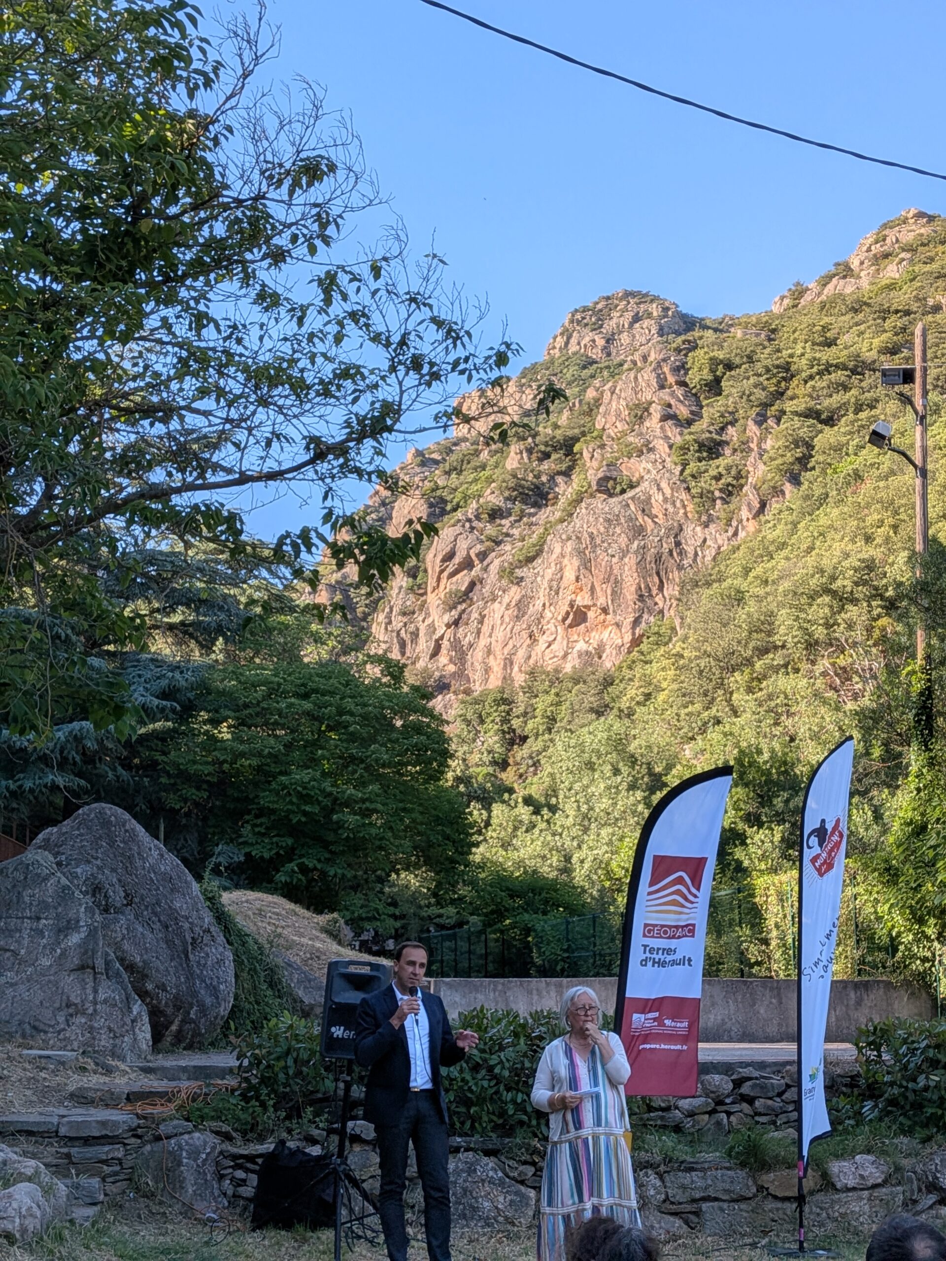 Discours de Thérèse Salavin, maire de Colombières-sur-Orb et élue référente du Pôle de pleine nature Montagnes du Caroux et Aurélien Manenc, président du Pays Haut Languedoc et Vignobles au vernissage de l’exposition