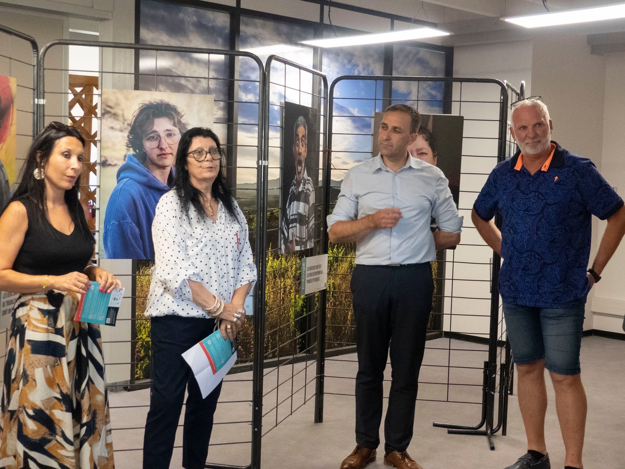 vernissage de l’exposition « L’écho de nos folies » en présence des élus de la communauté de communes des Avant-Monts, d’Aurélien Manenc, président du Pays Haut Languedoc et Vignobles et de l’association France dépression.