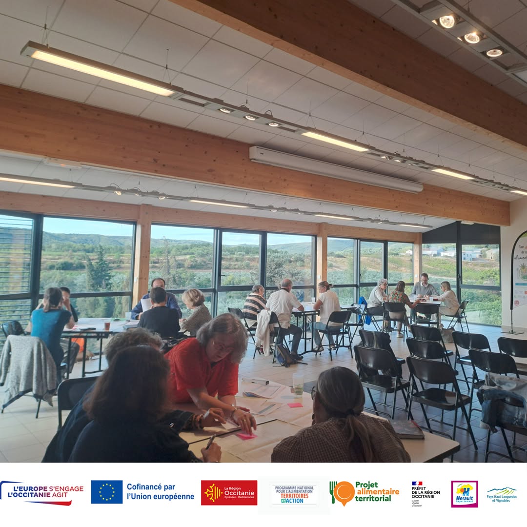 les participants de l'atelier au travail